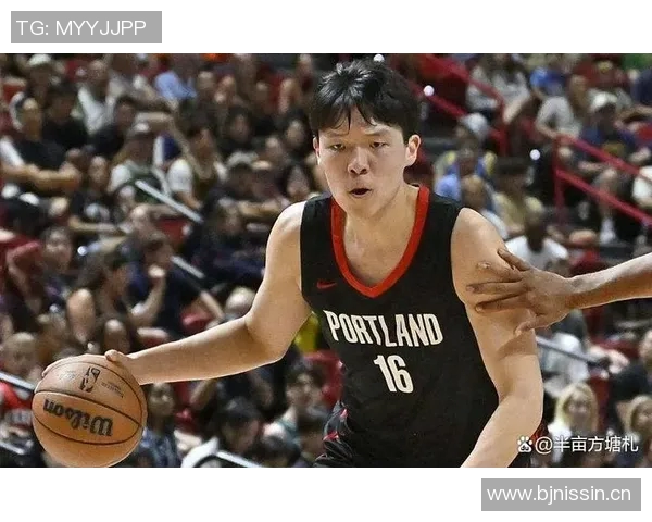 曾令旭点评杨瀚森首秀表现称其需时间适应国内篮球环境
